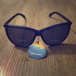 NWOT Black sunglasses